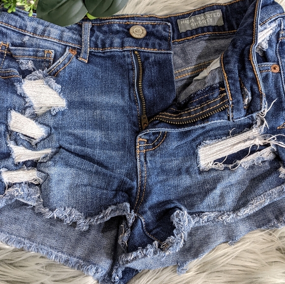 Aeropostale Shorty 0 - Picture 3 of 12